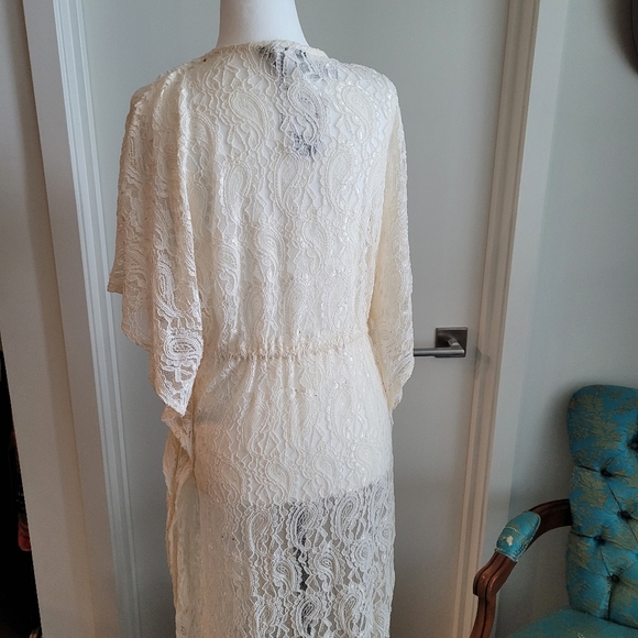 Forever 21 lace kimono - Picture 4 of 5